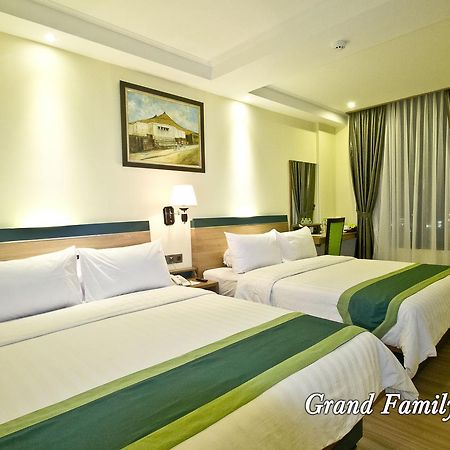 Green Batara Hotel Бандунг Экстерьер фото