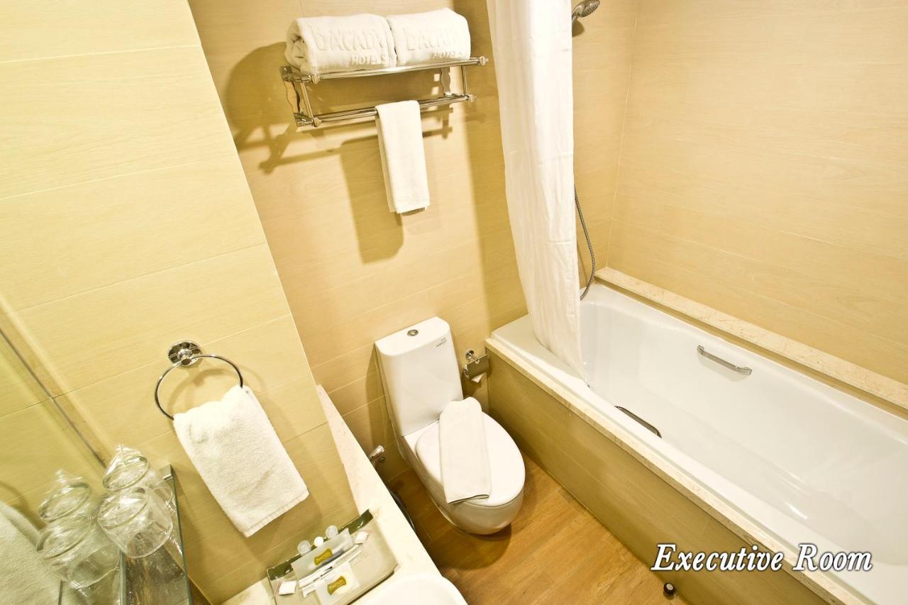 Green Batara Hotel Бандунг Экстерьер фото