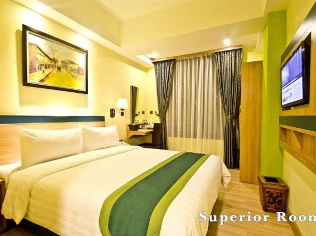 Green Batara Hotel Бандунг Экстерьер фото