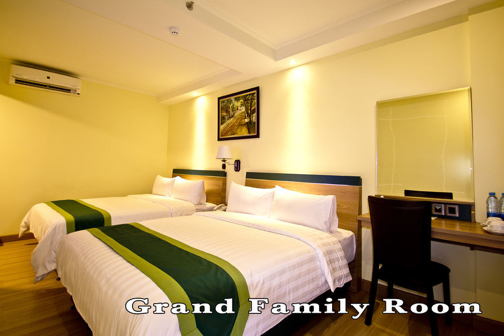 Green Batara Hotel Бандунг Экстерьер фото