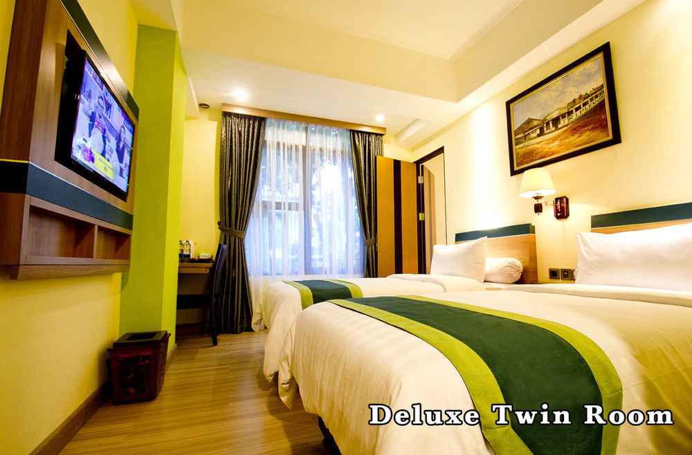 Green Batara Hotel Бандунг Экстерьер фото