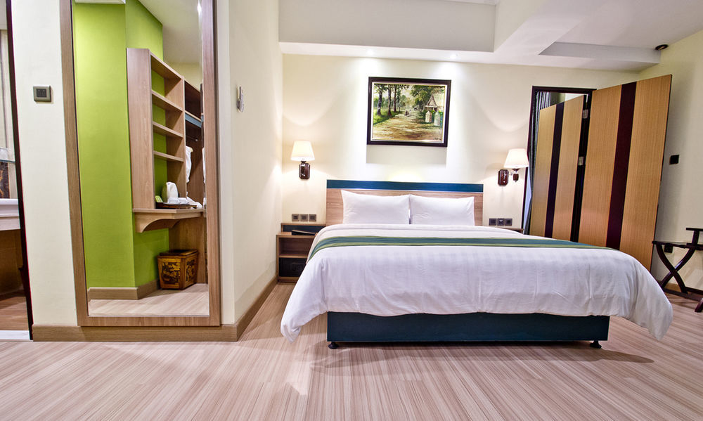 Green Batara Hotel Бандунг Экстерьер фото